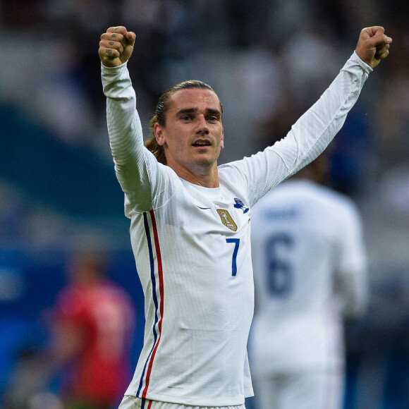 Antoine Griezmann peut se réjouir ! L'attaquant de l'équipe de France est devenu tonton, grâce à la naissance du premier enfant de son petit frère Théo Griezmann. © Federico Pestellini / Panoramic / Bestimage