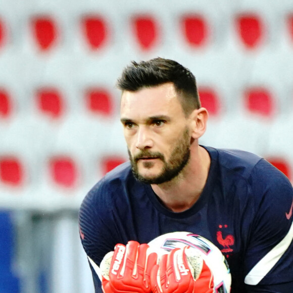 Hugo Lloris lors du match amical de préparation de l'UEFA Euro 2020 "France - Pays de Galles" au stade Allianz Riviera à Nice, le 2 juin 2021.
