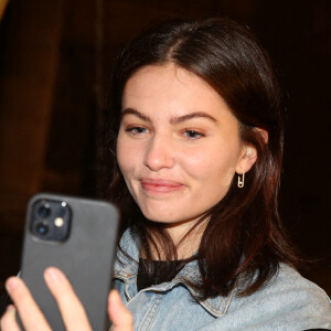 Thylane Blondeau assiste aux illuminations de Noël du Comité du Faubourg Saint-Honoré. Paris, le 19 novembre 2020. © Jérôme Domine / Comité du Faubourg Saint-Honoré via Bestimage