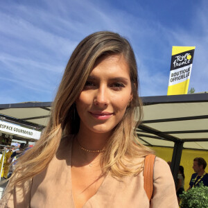 Camille Cerf (Miss France 2015) lors du Tour de France 2019 à Reims, France, le 9 juillet 2019. © Fabien Laure/Bestimage