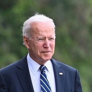 Le Premier ministre britannique Boris Johnson,et le président américain Joe Biden marchent avant le sommet du G7 à l'hôtel Carbis Bay à Saint Ives, Cornwall, Royaume Uni, le 10 juin 2021.