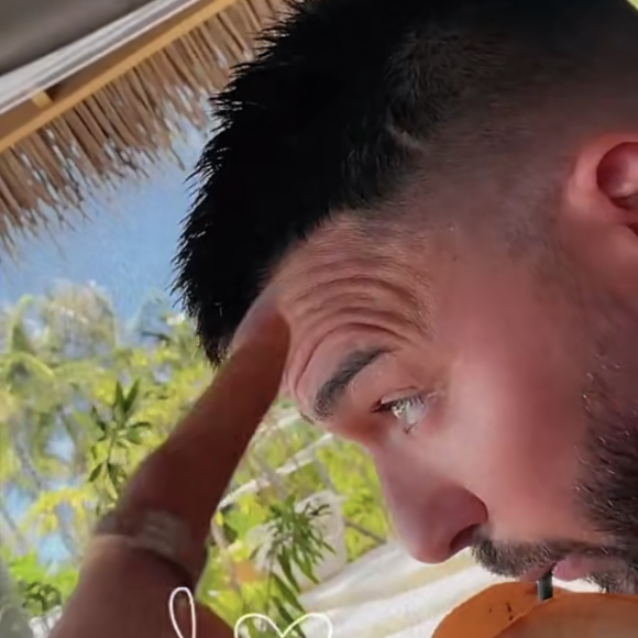 Thomas Vergara est soupçonné d'avoir eu recours à la chirurgie esthétique, sa femme Nabilla s'explique.