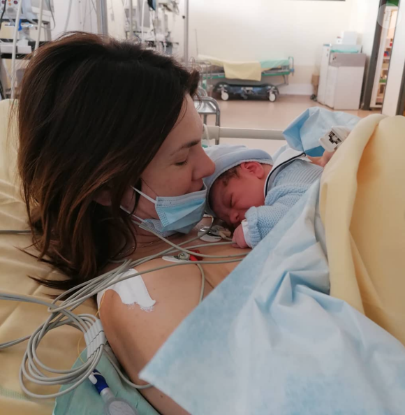 Alice Detollenaere, compagne de Camille Lacourt, a accouché et donné naissance à leur fils Marius. Le 1er juin 2021.