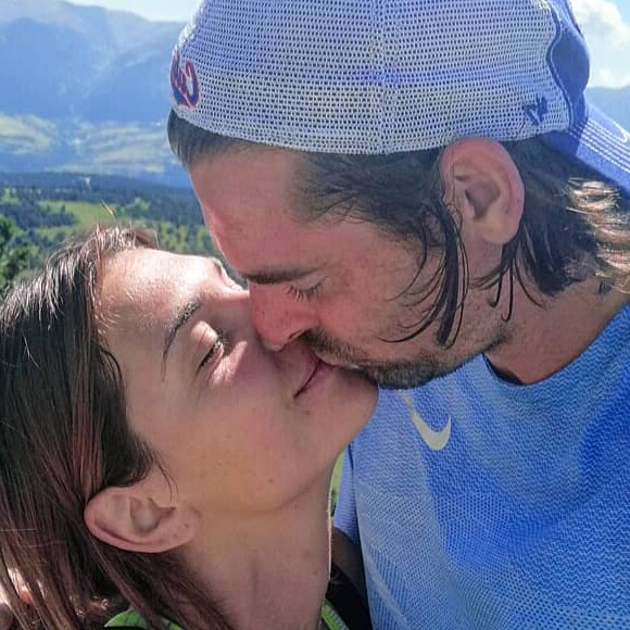 Camille Lacourt et Alice Detollenaere passent des vacances sportives à Bolquères, dans les Pyrénnées. Le 25 juillet 2020 sur Instagram.