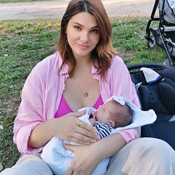 Camille Lacourt : De sortie en famille avec Marius et sa chérie Alice.