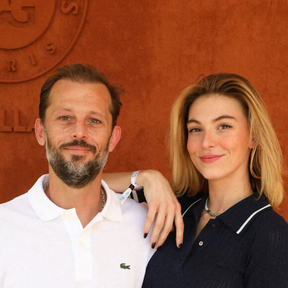 Nicolas Duvauchelle et sa compagne Chloé Roy au village de Roland-Garros avant la finale opposant Novak Djokovic à Stefanos Tsitsipas. Paris, le 13 juin 2021. © Dominique Jacovides / Bestimage