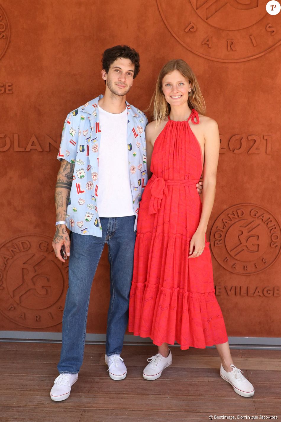 Constance Jablonski et son compagnon Matthias Dandois au village de Roland-Garros avant la finale opposant Novak Djokovic à Stefanos Tsitsipas. Paris, le 13 juin 2021. © Dominique Jacovides / Bestimage