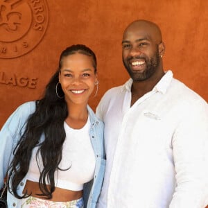 Teddy Riner et sa femme Luthna Plocus ont assisté à la finale simple messieurs de Roland-Garros opposant Novak Djokovic à Stefanos Tsitsipas. © Dominique Jacovides / Bestimage