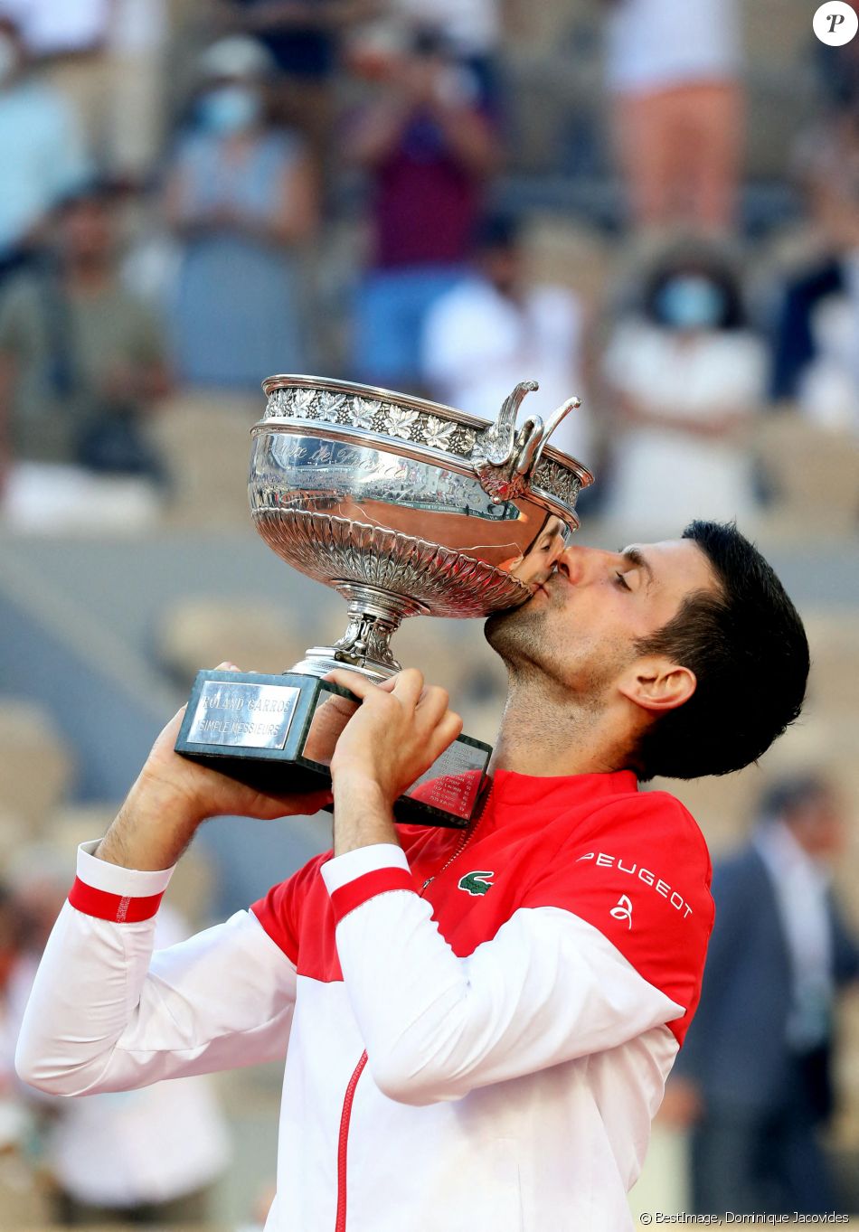 Novak Djokovic - Novak Djokovic s'est imposé face à Stefanos Tsitsipas en finale des internationaux de tennis de Roland Garros à Paris, le 13 juin 2021. © Dominique Jacovides/Bestimage