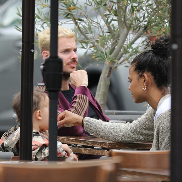 Avant d'annoncer leur retour en France, M. Pokora, sa femme Christina Milian et leur fils Isaiah ont profité d'un dernier déjeuner en terrasse à West Hollywood.