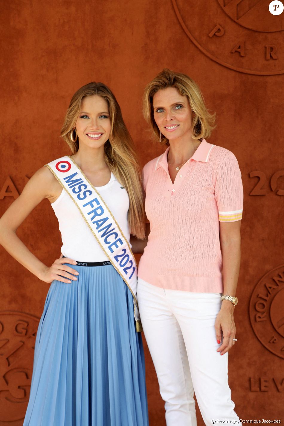 Amandine Petit, Miss France 2021 et Sylvie Tellier - People au village lors des Internationaux de France de Tennis de Roland Garros à Paris. Le 10 juin 2021 © Dominique Jacovides / Bestimage
