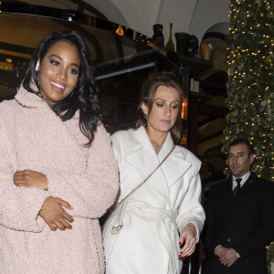 Exclusif - Estelle Sabathier - Clémence Botino (Miss France 2020) - La Miss France 2020 quitte l'hôtel Royal Monceau à Paris le 16 décembre 2019. 