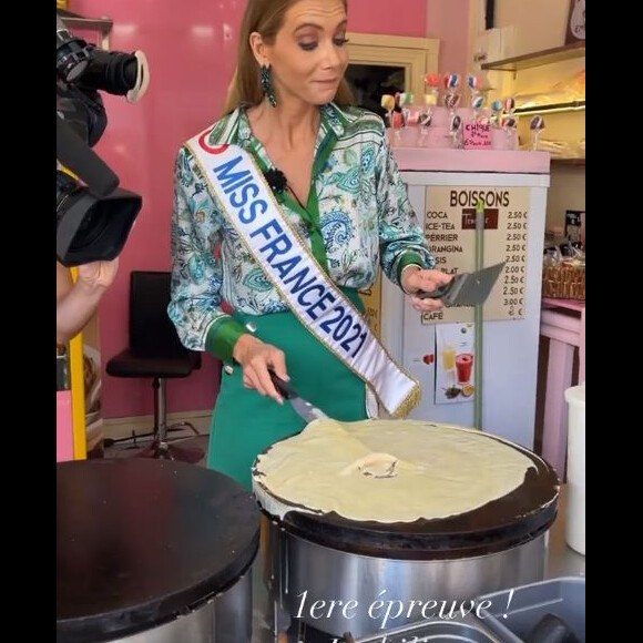 Séjour d'intégration d'Amandine Petit à Trouville-sur-Mer avec Camille Cerf, Sylvie Tellier, Maeva Coucke, Clémence Botino et Estelle Sabathier