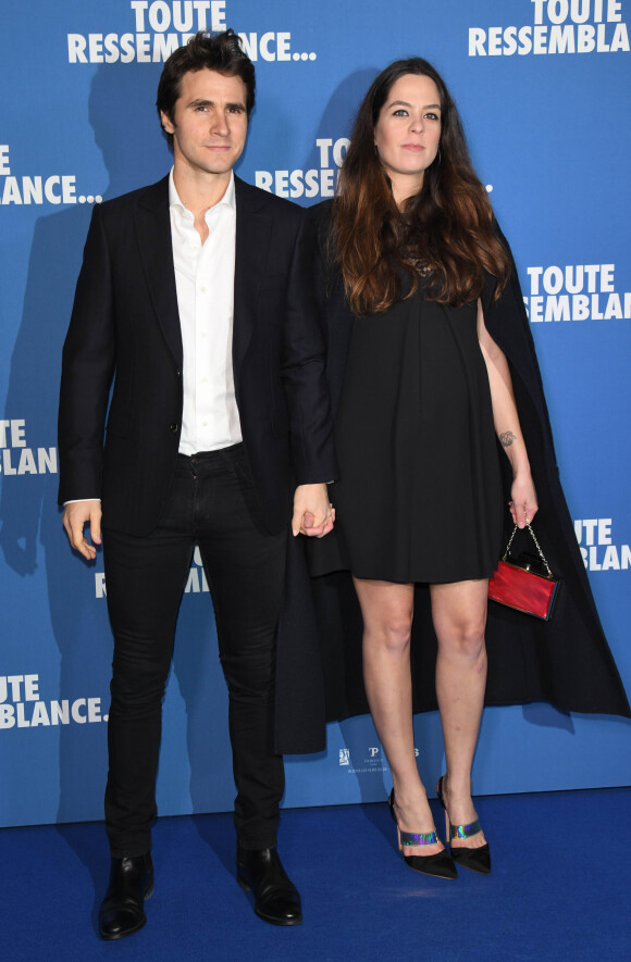 Anouchka Delon (enceinte) et son compagnon Julien Dereims - Avant-première du film "Toute ressemblance..." au cinéma UGC Ciné Cité Les Halles à Paris, le 25 novembre 2019. © Coadic Guirec/Bestimage