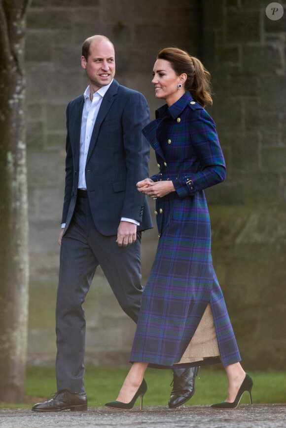 Le prince William, duc de Cambridge, et Kate Catherine Middleton, duchesse de Cambridge, ont assisté à une projection du film "Cruella" dans un drive-in à Edimbourg, à l'occasion de leur tournée en Ecosse. Le 26 mai 2021