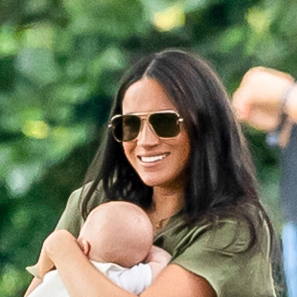 Archie fête son premier anniversaire le 6 mai - Meghan Markle, duchesse de Sussex et son fils Archie Harrison Mountbatten-Windsor lors d'un match de polo de bienfaisance King Power Royal Charity Polo Day à Wokinghan, comté de Berkshire, Royaume Uni, le 10 juillet 2019.