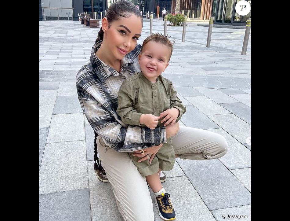 Nabilla Benattia avec son fils Milann, le 25 avril 2021