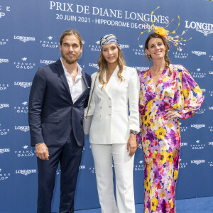 Théo Fleury, sa compagne Camille Cerf et Sophie Thalmann - Prix de Diane Longines à l'hippodrome de Chantilly, le 20 juin 2021. © Pierre Perusseau/Bestimage