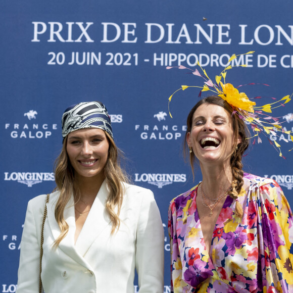 Camille Cerf et Sophie Thalmann - Prix de Diane Longines à l'hippodrome de Chantilly, le 20 juin 2021. © Pierre Perusseau/Bestimage
