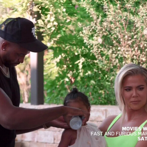 Kim Kardashian laisse sa soeur "mal à l'aise" alors qu'elle se rapproche de l'ex de Khloe et père de son enfant Tristan Thompson lors de la première de la saison de Keeping Up With The Kardashians.