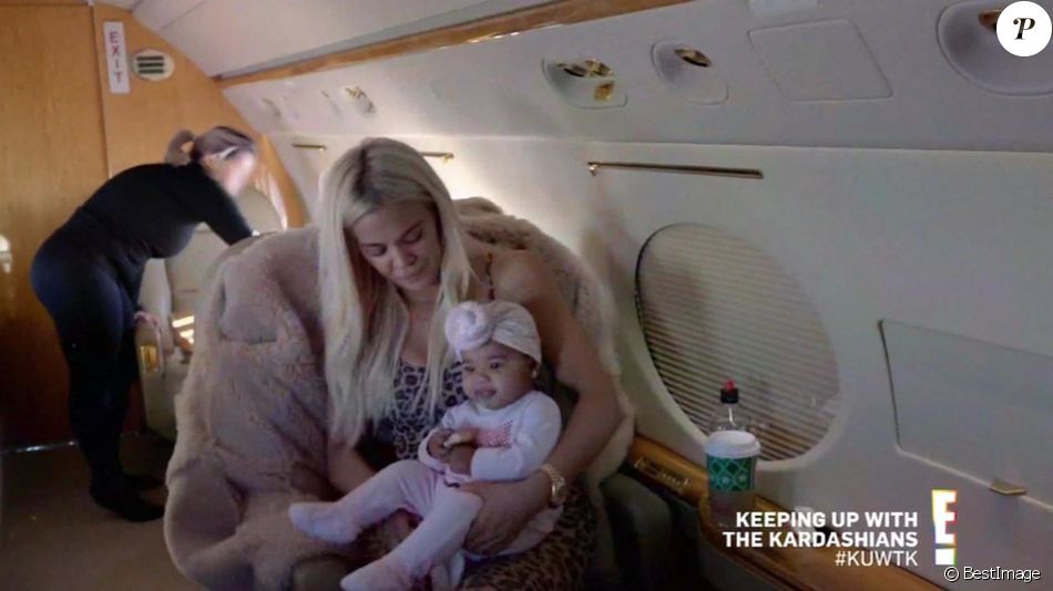 Khloe Kardashian et sa fille True - Khloe Kardashian se confie à sa meilleure amie Malika Haqq au sujet de sa relation avec son ex Tristan Thompson dans l'émission "Keeping Up With The Kardashians" lors d'un voyage à Cleveland avec sa fille true, sa soeur Kim et sa meilleure amie Malika. Le 3 juin 2019