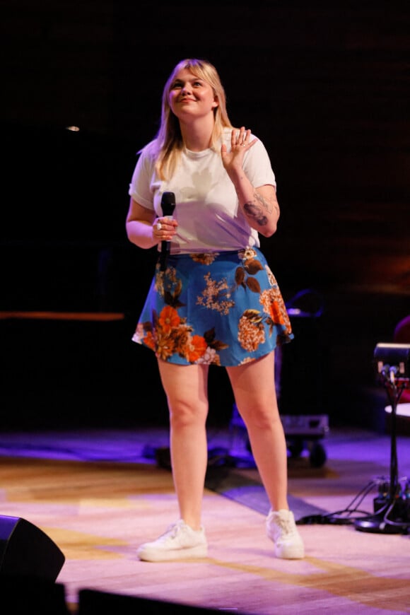 Louane - "La radio fait son show" organisée en direct pour le centième anniversaire de la radio par le CSA à Radio France à Paris, le 1er juin 2021. © Christophe Clovis/Bestimage