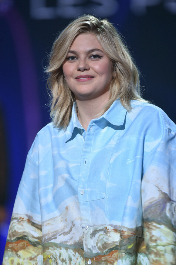 Louane Emera - Enregistrement de l'émission "300 Choeurs chantent Dassin" à Paris, qui sera diffusée le 16 octobre sur France 3. Le 15 septembre 2020 © Tiziano Da Silva / Bestimage