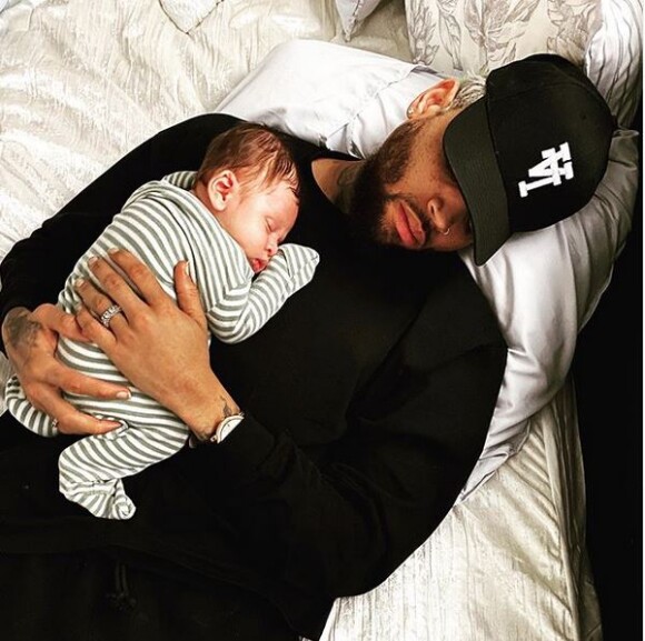 Chris Brown et son fils Aeko. Décembre 2019.