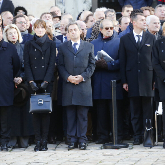 Bruno Le Maire, ministre de l'Économie, François Hollande, Carla Bruni Sarkozy et son mari Nicolas Sarkozy et Brigitte Macron (Trogneux) lors de la cérémonie d'hommage national à Jean d'Ormesson à l'hôtel des Invalides à Paris le 8 décembre 2017. © Denis Allard / Pool / Bestimage