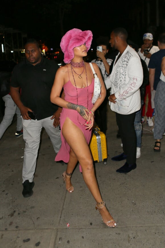Rihanna et Asap Rocky sont allés dîner au restaurant Barcade à New York le 23 juin 2021.  New York, NY - The pair who have been reportedly inseparable since last summer, Rihanna and ASAP Rocky, head to Barcade in New York. Pictured: Rihanna