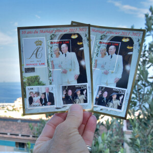 La poste monégasque a édité une planche de timbres pour la commémoration des dix ans de mariage du prince Albert II de Monaco et de la princesse Charlène. Les timbres sont en vente dans les postes depuis le 30 avril. Le mariage d'Albert II et de Charlene Wittstock a eu lieu le 1er juillet 2011 pour la cérémonie civile et le 2 juillet 2011 pour la cérémonie religieuse. © Bruno Bebert / Bestimage 