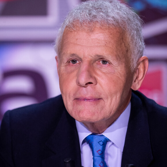 Exclusif - Patrick Poivre d'Arvor (PPDA) - Vente aux enchères au profit du Secours Populaire - Grande soirée solidaire et festive "Secours Pop La Grande Soirée" au Cirque d'Hiver à Paris, diffusée en direct le 6 février sur France2 © Tiziano Da Silva - Cyril Moreau / Bestimage