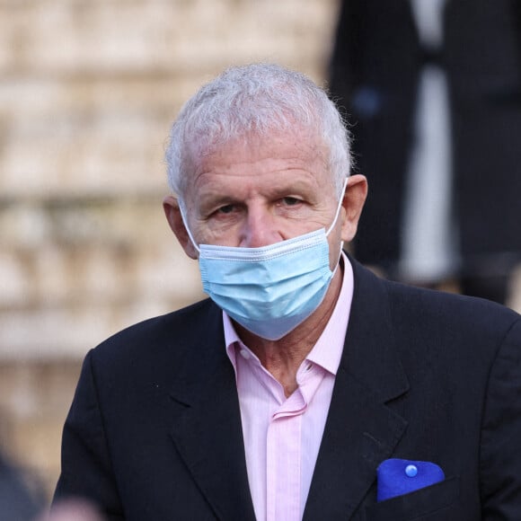 Patrick Poivre d'Arvor (PPDA) - Sorties de la messe anniversaire à la mémoire de Pierre Cardin en l'église de La Madeleine à Paris. Le 29 janvier 2021


