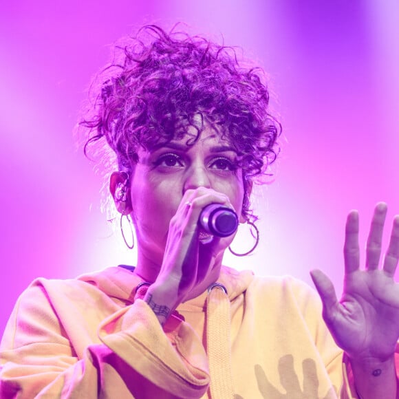 La chanteuse Tal lors de la 7ème édition du concert caritatif "Une nuit à Makala" organisé pour l'association "Les orphelins de Makala" au Zénith de Lille, France, le 30 avril 2018.  