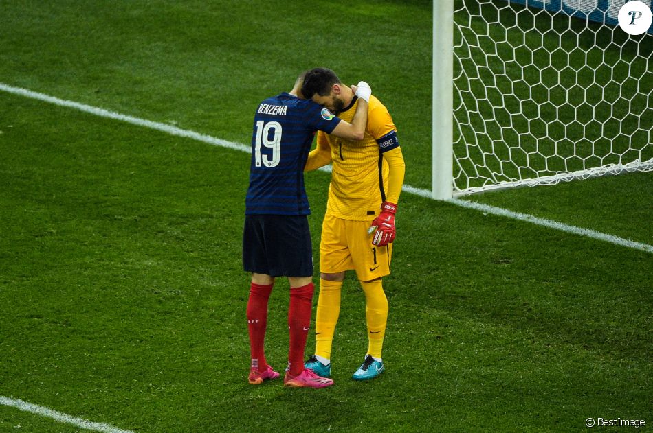 Karim Benzema et Hugo Lloris lors du match France - Suisse ...