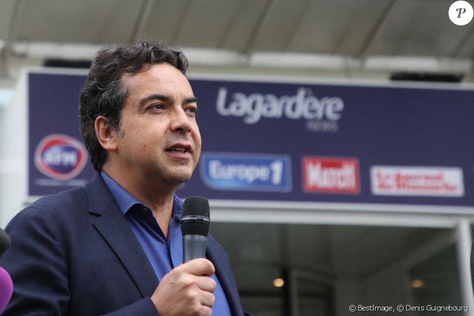Patrick Cohen lors de la Manifestation du groupe Lagardère devant le siege de Europe 1 Lagardere a Paris le 30 Juin 2021. © Denis Guignebourg / Bestimage