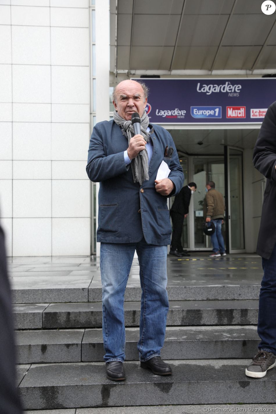 Olivier de Rincquesen lors de la Manifestation du groupe Lagardère devant le siege de Europe 1 Lagardere a Paris le 30 Juin 2021. © Denis Guignebourg / Bestimage