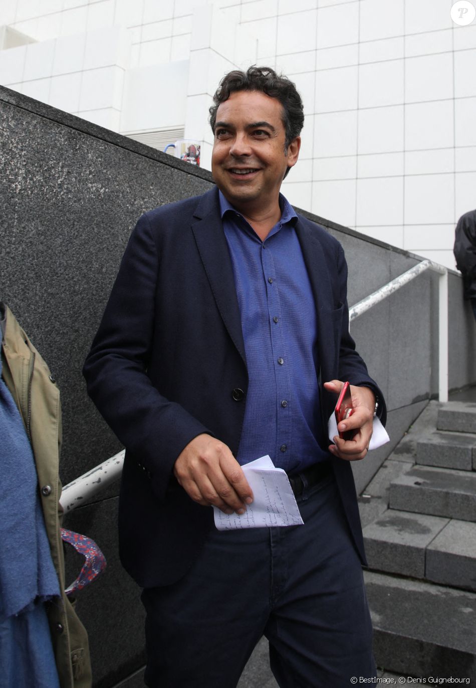 Patrick Cohen lors de la Manifestation du groupe Lagardère devant le siege de Europe 1 Lagardere a Paris le 30 Juin 2021. © Denis Guignebourg / Bestimage
