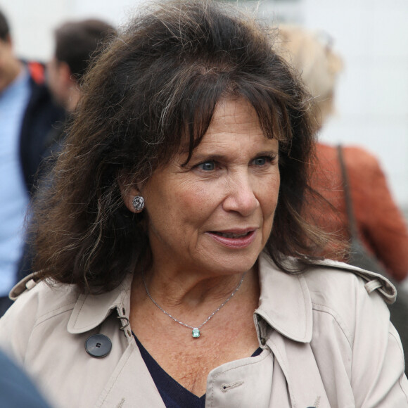 Anne Sinclair lors de la Manifestation du groupe Lagardère devant le siege de Europe 1 Lagardere a Paris le 30 Juin 2021. © Denis Guignebourg / Bestimage