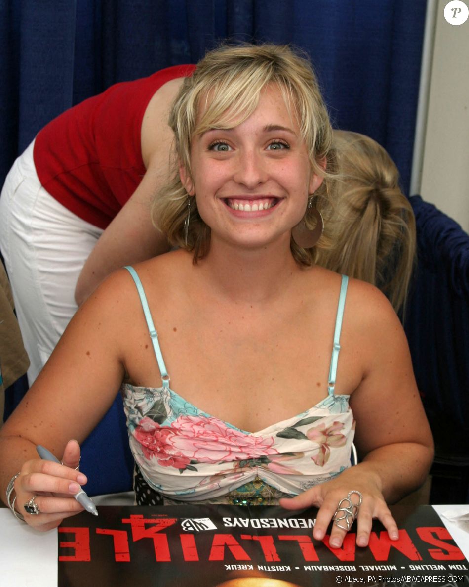 Allison Mack Et Sa Secte Sexuelle Elle Est Condamnée à Plusieurs Années De Prison Le