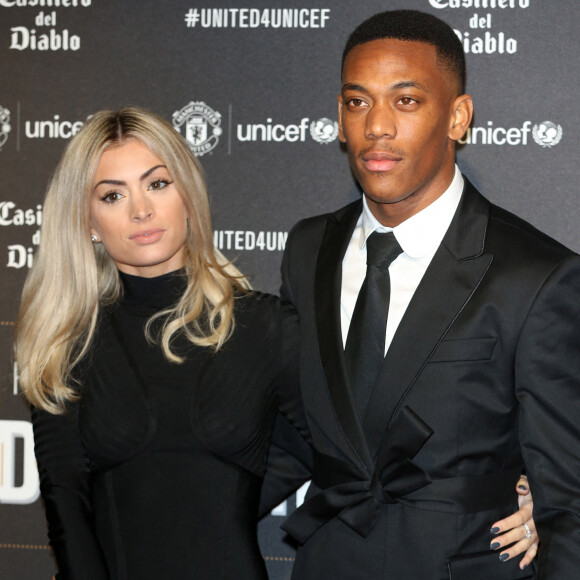 Anthony Martial et sa compagne Mélanie Da Cruz lors du dîner de gala "United For Unicef" à Manchester. 