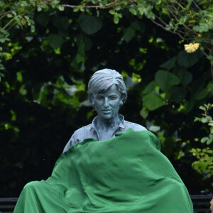 Le prince William et son frère le prince Harry - Inauguration de la statue hommage à Diana dans les jardins du palais de Kensington, le 1er juillet 2021, jour où la princesse de Galles aurait eu 60 ans.