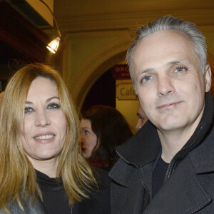Mathilde Seigner et son compagnon Mathieu Petit - Générale de la pièce "La porte à côté" au Théâtre Édouard VII à Paris, le 10 fevrier 2014.
