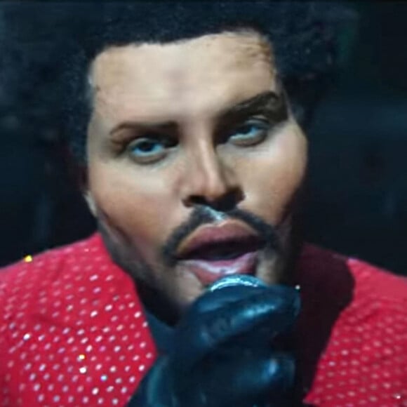 The Weeknd, fausse transformation avec une prothèse faciale étrange dans la vidéo musicale "Save Your Tears".