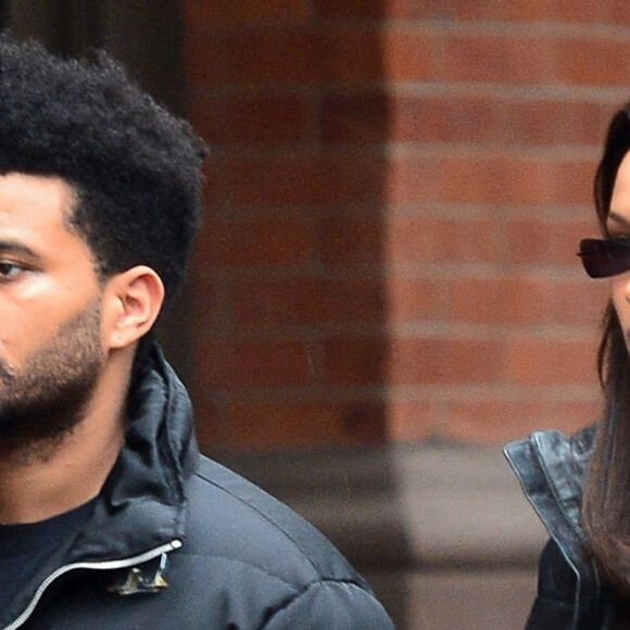 Bella Hadid et son compagnon The Weeknd quittent leur appartement à New York le 5 novembre 2018.
