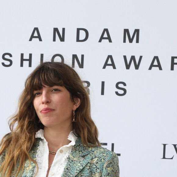 Lou Doillon assiste à la soirée de remise des prix de l'Andam Fashion Awards 2021 aux jardins du Palais Royal. Paris, le 1er juillet 2021 © Denis Guignebourg / Bestimage
