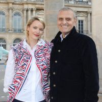 Jean-Charles de Castelbajac et sa femme face à Lou Doillon... Ils revivent la mode à Paris !