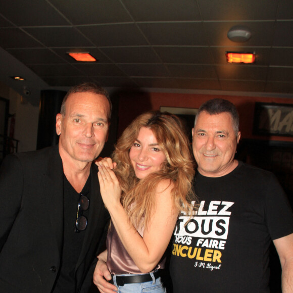 Exclusif - Laurent Baffie, Lola Marois-Bigard et son mari Jean-Marie Bigard après le spectacle "Il Etait Une Fois Jean-Marie Bigard" à L'Olympia de Paris, France, le 27 février 2020. © Philippe Baldini/Bestimage 