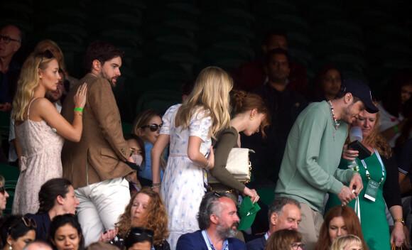 Roxy Horner, Jack Whitehall, Phoebe Dynevor et Pete Davidson au tournoi de Wimbledon le 3 juillet 2021.
