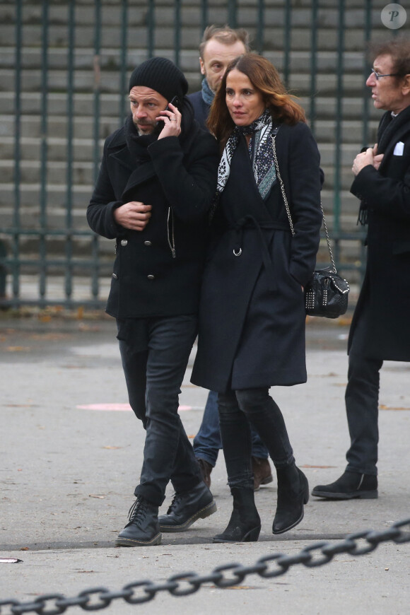Christophe Maé et sa femme Nadège Sarron - Sorties de l'église de la Madeleine après les obsèques de Johnny Hallyday à Paris - Le 9 décembre 2017 